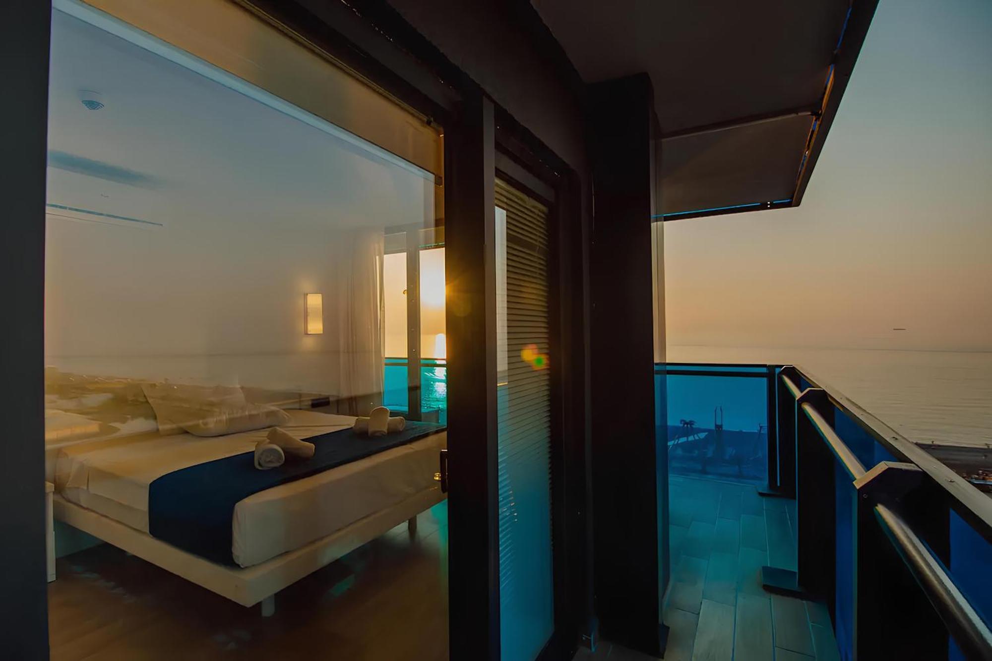 Ferienwohnung Orbi City Black Sea View Batumi Exterior foto