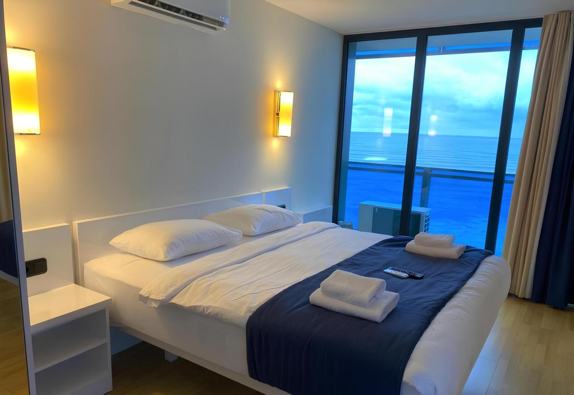 Ferienwohnung Orbi City Black Sea View Batumi Exterior foto